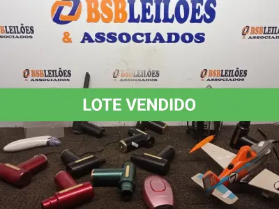LOTE 115 - 01 LOTE COM VÁRIOS MASSAGEADORES, 01 FERRO DE PASSAR 01 AVIÃO DE BRINQUEDO. (NO ESTADO) ATENÇÃO! FAZER A VISITAÇÃO ANTES DE ARREMATAR, NÃO SABEMOS SE FUNCIONA, LEILÃO NÃO TEM GARANTIA E NEM DEVOLUÇÃO, SUJEITO A POSSÍVEIS AVARIAS VISÍVEIS/OCULTAS E/OU AUSÊNCIA DE COMPONENTES.