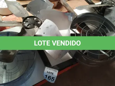 LOTE 165 - 01 EXAUSTOR E 02 HÉLICES COM BASE. (NO ESTADO) ATENÇÃO! FAZER A VISITAÇÃO ANTES DE ARREMATAR, NÃO SABEMOS SE FUNCIONA, LEILÃO NÃO TEM GARANTIA E NEM DEVOLUÇÃO, SUJEITO A POSSÍVEIS AVARIAS VISÍVEIS/OCULTAS E/OU AUSÊNCIA DE COMPONENTES.