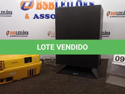 LOTE 091 - 01 PROJETOR MARCA EPSON E 01 CAIXA DE SOM MARCA SONY. (NO ESTADO) ATENÇÃO! FAZER A VISITAÇÃO ANTES DE ARREMATAR, NÃO SABEMOS SE FUNCIONA, LEILÃO NÃO TEM GARANTIA E NEM DEVOLUÇÃO, SUJEITO A POSSÍVEIS AVARIAS VISÍVEIS/OCULTAS E/OU AUSÊNCIA DE COMPONENTES.