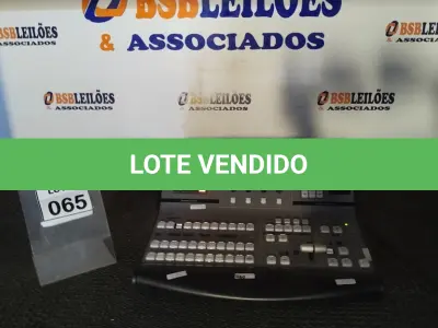 LOTE 065 - 01 PAINEL DE CONTROLE ATEM 1 M/5 BRODCAST PANEL. (NO ESTADO) ATENÇÃO! FAZER A VISITAÇÃO ANTES DE ARREMATAR, NÃO SABEMOS SE FUNCIONA, LEILÃO NÃO TEM GARANTIA E NEM DEVOLUÇÃO, SUJEITO A POSSÍVEIS AVARIAS VISÍVEIS/OCULTAS E/OU AUSÊNCIA DE COMPONENTES.