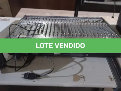 LOTE 106 - 01 MESA AMPLIFICADORA DE SOM COM FONTE. (NO ESTADO) ATENÇÃO! FAZER A VISITAÇÃO ANTES DE ARREMATAR, NÃO SABEMOS SE FUNCIONA. LEILÃO NÃO TEM GARANTIA E NEM DEVOLUÇÃO, SUJEITO A POSSÍVEIS AVARIAS VISÍVEIS/OCULTAS E/OU AUSÊNCIA DE COMPONENTES.