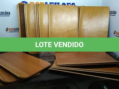 LOTE 180 - 20 PEÇAS DE MADEIRA. (NO ESTADO) ATENÇÃO! FAZER A VISITAÇÃO ANTES DE ARREMATAR, NÃO SABEMOS SE FUNCIONA, LEILÃO NÃO TEM GARANTIA E NEM DEVOLUÇÃO, SUJEITO A POSSÍVEIS AVARIAS VISÍVEIS/OCULTAS E/OU AUSÊNCIA DE COMPONENTES.