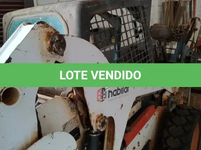 LOTE 630 - 01 BOB CAT. MODELO S 185 ANO 2010 COM IMPLEMENTOS. (NO ESTADO) ATENÇÃO! FAZER A VISITAÇÃO ANTES DE ARREMATAR, NÃO SABEMOS SE FUNCIONA, LEILÃO NÃO TEM GARANTIA E NEM DEVOLUÇÃO, SUJEITO A POSSÍVEIS AVARIAS VISÍVEIS/OCULTAS E/OU AUSÊNCIA DE COMPONENTES.