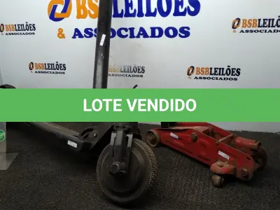 LOTE 007 - 01 PATINETE COM AVARIAS E 01 MACACO HIDRÁULICO. (NO ESTADO) ATENÇÃO! FAZER A VISITAÇÃO ANTES DE ARREMATAR, NÃO SABEMOS SE FUNCIONA, LEILÃO NÃO TEM GARANTIA E NEM DEVOLUÇÃO, SUJEITO A POSSÍVEIS AVARIAS VISÍVEIS/OCULTAS E/OU AUSÊNCIA DE COMPONENTES.