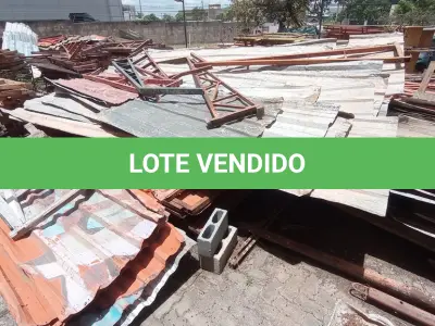LOTE 590 - 01 LOTE COM TELHAS DE ZINCO QUE ERAM USADAS COMO TAPUME. (NO ESTADO) ATENÇÃO! FAZER A VISITAÇÃO ANTES DE ARREMATAR, NÃO SABEMOS SE FUNCIONA, LEILÃO NÃO TEM GARANTIA E NEM DEVOLUÇÃO, SUJEITO A POSSÍVEIS AVARIAS VISÍVEIS/OCULTAS E/OU AUSÊNCIA DE COMPONENTES.
