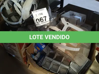 LOTE 067 - 01 LOTE COM GRANDE QUANTIDADE DE MÁSCARAS DESCARTÁVEIS, SUPORTES PARA CANETAS, PROTETORES FACIAIS, GRAMPOS E PERIFÉRICOS DIVERSOS. (NO ESTADO) ATENÇÃO! FAZER A VISITAÇÃO ANTES DE ARREMATAR, NÃO SABEMOS SE FUNCIONA, LEILÃO NÃO TEM GARANTIA E NEM DEVOLUÇÃO, SUJEITO A POSSÍVEIS AVARIAS VISÍVEIS/OCULTAS E/OU AUSÊNCIA DE COMPONENTES.