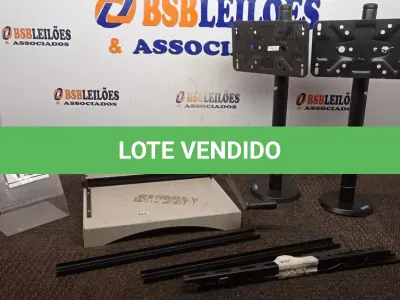 LOTE 129 - 02 SUPORTES PARA TV E 01 PERFURADOR DE PAPEL. (NO ESTADO) ATENÇÃO! FAZER A VISITAÇÃO ANTES DE ARREMATAR, NÃO SABEMOS SE FUNCIONA, LEILÃO NÃO TEM GARANTIA E NEM DEVOLUÇÃO, SUJEITO A POSSÍVEIS AVARIAS VISÍVEIS/OCULTAS E/OU AUSÊNCIA DE COMPONENTES.