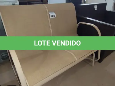 LOTE 086 - 01 SOFÁ DE JARDIM. (NO ESTADO EM QUE SE ENCONTRA. SUJEITO A AVARIAS OCULTAS/VISÍVEIS.) BF8580N