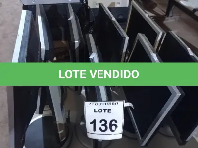 LOTE 136 - 08 MONITORES LCD DE MARCAS E MODELOS DIVERSOS. (NO ESTADO) ATENÇÃO! FAZER A VISITAÇÃO ANTES DE ARREMATAR, NÃO SABEMOS SE FUNCIONA, LEILÃO NÃO TEM GARANTIA E NEM DEVOLUÇÃO, SUJEITO A POSSÍVEIS AVARIAS VISÍVEIS/OCULTAS E/OU AUSÊNCIA DE COMPONENTES.