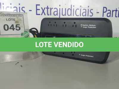 LOTE 045 - 01 NOBREAK BACK APC ES-550. (NO ESTADO EM QUE SE ENCONTRA. SUJEITO A AVARIAS OCULTAS/VISÍVEIS.)