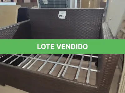 LOTE 085 - 01 SOFÁ DE JARDIM. (NO ESTADO EM QUE SE ENCONTRA. SUJEITO A AVARIAS OCULTAS/VISÍVEIS.) BH1646D