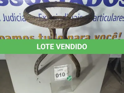 LOTE 010 - 01 MESA DE CANTO DE JARDIM. (NO ESTADO EM QUE SE ENCONTRA. SUJEITO A AVARIAS OCULTAS/VISÍVEIS.) BF8661K