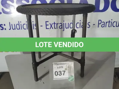 LOTE 037 - 01 MESA DE CANTO. (NO ESTADO EM QUE SE ENCONTRA. SUJEITO A AVARIAS OCULTAS/VISÍVEIS.) AV9396T