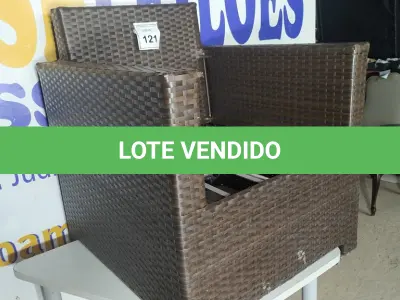 LOTE 121 - 01 POLTRONA DE JARDIM. (NO ESTADO EM QUE SE ENCONTRA. SUJEITO A AVARIAS OCULTAS/VISÍVEIS.) BH1653C