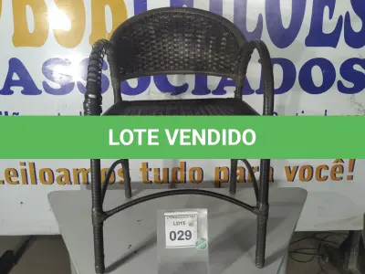 LOTE 029 - 01 CADEIRA DE JARDIM. (NO ESTADO EM QUE SE ENCONTRA. SUJEITO A AVARIAS OCULTAS/VISÍVEIS.) BF8488S