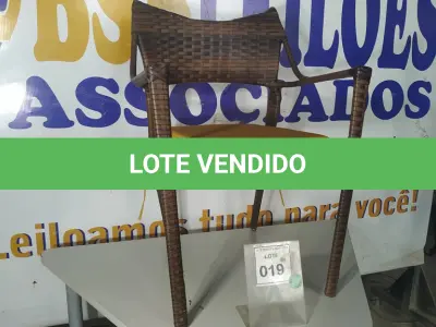 LOTE 019 - 01 CADEIRA DE JARDIM. (NO ESTADO EM QUE SE ENCONTRA. SUJEITO A AVARIAS OCULTAS/VISÍVEIS.)