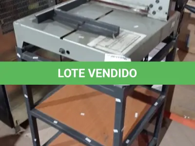 LOTE 302 - 01 GUILHOTINA DE MESA. (NO ESTADO) ATENÇÃO! FAZER A VISITAÇÃO ANTES DE ARREMATAR, NÃO SABEMOS SE FUNCIONA, LEILÃO NÃO TEM GARANTIA E NEM DEVOLUÇÃO, SUJEITO A POSSÍVEIS AVARIAS VISÍVEIS/OCULTAS E/OU AUSÊNCIA DE COMPONENTES.