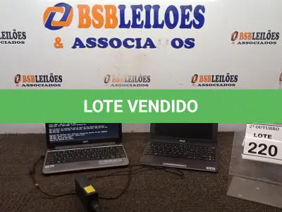 LOTE 220 - 02 NETBOOKS MARCAS ACER E ASUS COM 01 CARREGADOR. (NO ESTADO) ATENÇÃO! FAZER A VISITAÇÃO ANTES DE ARREMATAR, NÃO SABEMOS SE FUNCIONA, LEILÃO NÃO TEM GARANTIA E NEM DEVOLUÇÃO, SUJEITO A POSSÍVEIS AVARIAS VISÍVEIS/OCULTAS E/OU AUSÊNCIA DE COMPONENTES.