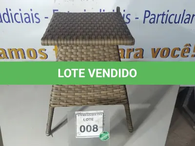 LOTE 008 - 01 MESA DE CANTO. (NO ESTADO EM QUE SE ENCONTRA. SUJEITO A AVARIAS OCULTAS/VISÍVEIS.) BH1523J