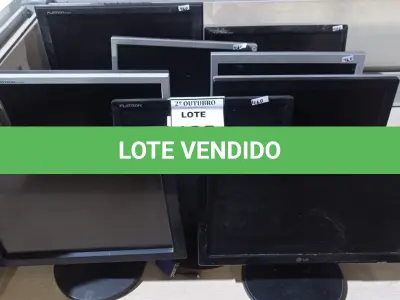 LOTE 125 - 09 MONITORES DE MARCAS E MODELOS DIVERSO. (NO ESTADO) ATENÇÃO! FAZER A VISITAÇÃO ANTES DE ARREMATAR, NÃO SABEMOS SE FUNCIONA, LEILÃO NÃO TEM GARANTIA E NEM DEVOLUÇÃO, SUJEITO A POSSÍVEIS AVARIAS VISÍVEIS/OCULTAS E/OU AUSÊNCIA DE COMPONENTES.