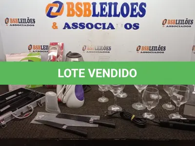 LOTE 219 - 02 FACAS DECORATIVAS, 09 TAÇAS DE VIDRO, 01 PASSADEIRA A VAPOR, 01 CHALEIRA ELÉTRICA, 01 BOMBA MANUAL DE EXTRAÇÃO DE LEITE MATERNO, 01 CHAPINHA, 01 MICROFONE E 01 KIT DE CHURRASCO COM FACA, GARFO E PAGADOR COM CASE. (NO ESTADO) ATENÇÃO! FAZER A VISITAÇÃO ANTES DE ARREMATAR, NÃO SABEMOS SE FUNCIONA, LEILÃO NÃO TEM GARANTIA E NEM DEVOLUÇÃO, SUJEITO A POSSÍVEIS AVARIAS VISÍVEIS/OCULTAS E/OU AUSÊNCIA DE COMPONENTES.