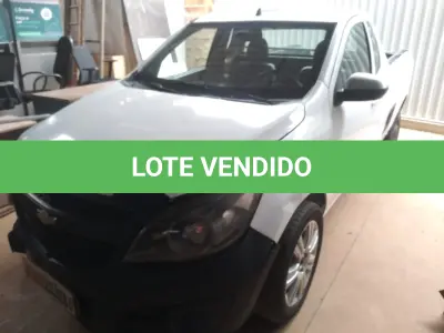 LOTE 341 - 01 CAMINHONETE CHEVROLET/MONTANA SPORT ALCOOL/GASOLINA, ANO 2011/2012 NA COR BRANCA. (OBS: APROXIMADAMENTE R$ 10.000,00 DE DÉBITO. (NO ESTADO)