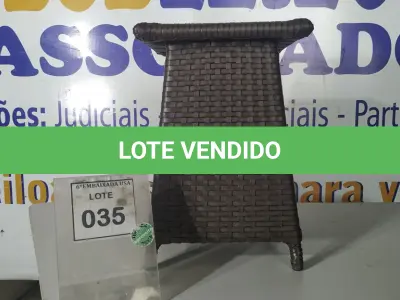 LOTE 035 - 01 MESA DE CANTO. (NO ESTADO EM QUE SE ENCONTRA. SUJEITO A AVARIAS OCULTAS/VISÍVEIS.) BJ7389K