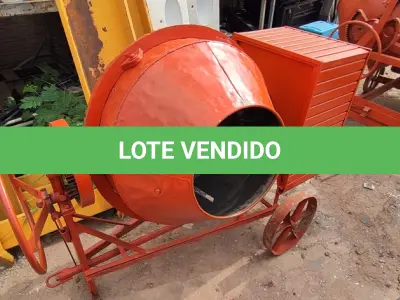 LOTE 334 - 01 BETONEIRA DE 400 LITROS C/MOTOR. (NO ESTADO) ATENÇÃO! FAZER A VISITAÇÃO ANTES DE ARREMATAR, NÃO SABEMOS SE FUNCIONA, LEILÃO NÃO TEM GARANTIA E NEM DEVOLUÇÃO, SUJEITO A POSSÍVEIS AVARIAS VISÍVEIS/OCULTAS E/OU AUSÊNCIA DE COMPONENTES.