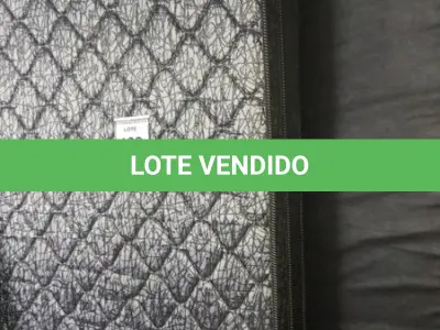 LOTE 130 - 01 COLCHÃO SOLTEIRO COM BASE 1,88CM X 0,88CM. (NO ESTADO EM QUE SE ENCONTRA. SUJEITO A AVARIAS OCULTAS/VISÍVEIS.) BJ7219X