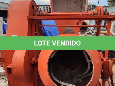 LOTE 333 - 01 BETONEIRA GRANDE DE 600 LITROS C/MOTOR . (NO ESTADO) ATENÇÃO! FAZER A VISITAÇÃO ANTES DE ARREMATAR, NÃO SABEMOS SE FUNCIONA, LEILÃO NÃO TEM GARANTIA E NEM DEVOLUÇÃO, SUJEITO A POSSÍVEIS AVARIAS VISÍVEIS/OCULTAS E/OU AUSÊNCIA DE COMPONENTES.
