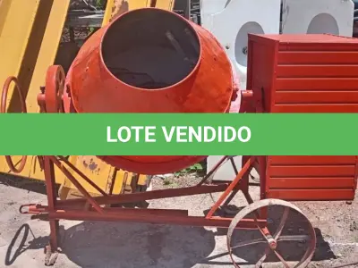 LOTE 334 - 01 BETONEIRA DE 400 LITROS C/MOTOR. (NO ESTADO) ATENÇÃO! FAZER A VISITAÇÃO ANTES DE ARREMATAR, NÃO SABEMOS SE FUNCIONA, LEILÃO NÃO TEM GARANTIA E NEM DEVOLUÇÃO, SUJEITO A POSSÍVEIS AVARIAS VISÍVEIS/OCULTAS E/OU AUSÊNCIA DE COMPONENTES.