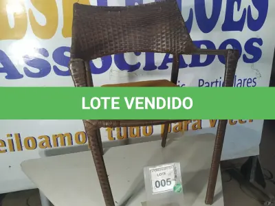 LOTE 005 - 01 CADEIRA DE JARDIM . (NO ESTADO EM QUE SE ENCONTRA. SUJEITO A AVARIAS OCULTAS/VISÍVEIS.) BH1587U