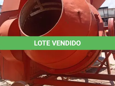 LOTE 333 - 01 BETONEIRA GRANDE DE 600 LITROS C/MOTOR . (NO ESTADO) ATENÇÃO! FAZER A VISITAÇÃO ANTES DE ARREMATAR, NÃO SABEMOS SE FUNCIONA, LEILÃO NÃO TEM GARANTIA E NEM DEVOLUÇÃO, SUJEITO A POSSÍVEIS AVARIAS VISÍVEIS/OCULTAS E/OU AUSÊNCIA DE COMPONENTES.