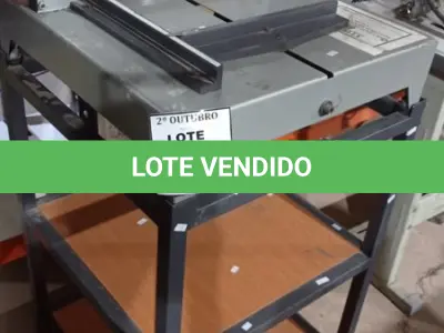 LOTE 302 - 01 GUILHOTINA DE MESA. (NO ESTADO) ATENÇÃO! FAZER A VISITAÇÃO ANTES DE ARREMATAR, NÃO SABEMOS SE FUNCIONA, LEILÃO NÃO TEM GARANTIA E NEM DEVOLUÇÃO, SUJEITO A POSSÍVEIS AVARIAS VISÍVEIS/OCULTAS E/OU AUSÊNCIA DE COMPONENTES.