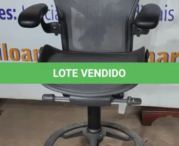 LOTE 090 - 01 CADEIRA DE ESCRITÓRIO ALTA  HERMAM MILLER. (NO ESTADO EM QUE SE ENCONTRA. SUJEITO A AVARIAS OCULTAS/VISÍVEIS.)