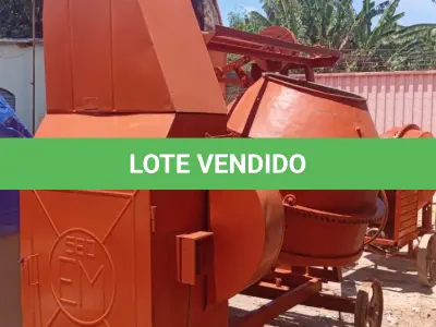 LOTE 333 - 01 BETONEIRA GRANDE DE 600 LITROS C/MOTOR . (NO ESTADO) ATENÇÃO! FAZER A VISITAÇÃO ANTES DE ARREMATAR, NÃO SABEMOS SE FUNCIONA, LEILÃO NÃO TEM GARANTIA E NEM DEVOLUÇÃO, SUJEITO A POSSÍVEIS AVARIAS VISÍVEIS/OCULTAS E/OU AUSÊNCIA DE COMPONENTES.