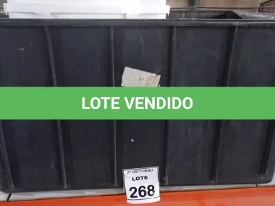 LOTE 268 - 01 BÁU DE PLÁSTICO DE APROXIMADAMENTE 0,86X0,56X0,0,46 CM, 01 CAIXA DE PLÁSTICO E 02 LIXEIRAS. (NO ESTADO) ATENÇÃO! FAZER A VISITAÇÃO ANTES DE ARREMATAR, NÃO SABEMOS SE FUNCIONA, LEILÃO NÃO TEM GARANTIA E NEM DEVOLUÇÃO, SUJEITO A POSSÍVEIS AVARIAS VISÍVEIS/OCULTAS E/OU AUSÊNCIA DE COMPONENTES.