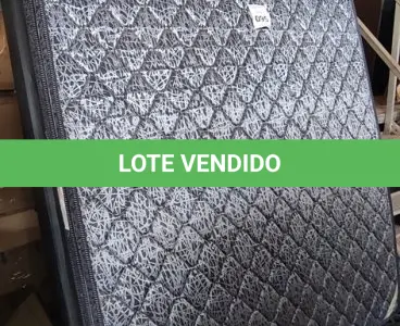 LOTE 095 - 01 COLCHÃO DE CASAL COM BASE 1,98CM X 1,58CM. AU1901N