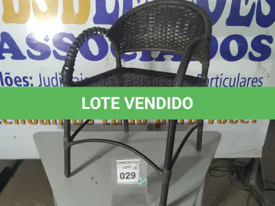 LOTE 029 - 01 CADEIRA DE JARDIM. (NO ESTADO EM QUE SE ENCONTRA. SUJEITO A AVARIAS OCULTAS/VISÍVEIS.) BF8488S