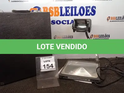 LOTE 154 - 01 RETROPROJETOR PORTÁTIL COM CASE. (NO ESTADO) ATENÇÃO! FAZER A VISITAÇÃO ANTES DE ARREMATAR, NÃO SABEMOS SE FUNCIONA, LEILÃO NÃO TEM GARANTIA E NEM DEVOLUÇÃO, SUJEITO A POSSÍVEIS AVARIAS VISÍVEIS/OCULTAS E/OU AUSÊNCIA DE COMPONENTES.