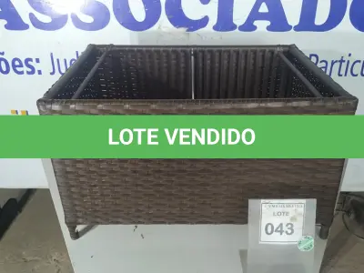LOTE 043 - 01 MESA DE CENTRO DE JARDIM. (NO ESTADO EM QUE SE ENCONTRA. SUJEITO A AVARIAS OCULTAS/VISÍVEIS.) BH1653T