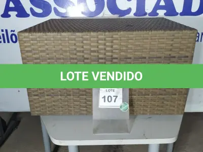 LOTE 107 - 01 MESA DE CENTRO DE JARDIM. (NO ESTADO EM QUE SE ENCONTRA. SUJEITO A AVARIAS OCULTAS/VISÍVEIS.) BH1517M