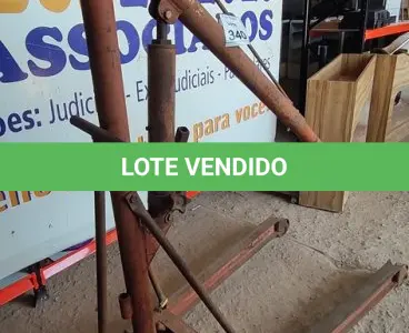LOTE 340 - 01 GIRAFINHA. (NO ESTADO) ATENÇÃO! FAZER A VISITAÇÃO ANTES DE ARREMATAR, NÃO SABEMOS SE FUNCIONA, LEILÃO NÃO TEM GARANTIA E NEM DEVOLUÇÃO, SUJEITO A POSSÍVEIS AVARIAS VISÍVEIS/OCULTAS E/OU AUSÊNCIA DE COMPONENTES.