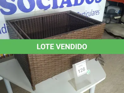 LOTE 126 - 01 MESA DE CENTRO DE JARDIM. (NO ESTADO EM QUE SE ENCONTRA. SUJEITO A AVARIAS OCULTAS/VISÍVEIS.) BH1646S
