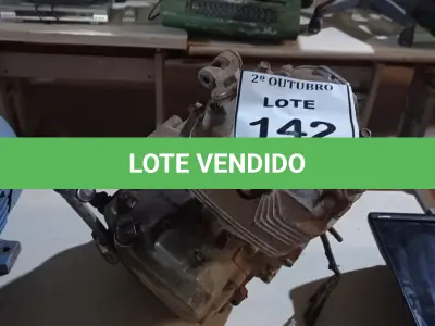 LOTE 142 - 01 MOTOR DE MOTO HONDA. (NO ESTADO) ATENÇÃO! FAZER A VISITAÇÃO ANTES DE ARREMATAR, NÃO SABEMOS SE FUNCIONA, LEILÃO NÃO TEM GARANTIA E NEM DEVOLUÇÃO, SUJEITO A POSSÍVEIS AVARIAS VISÍVEIS/OCULTAS E/OU AUSÊNCIA DE COMPONENTES.