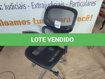 LOTE 079 - 01 CADEIRA DE ESCRITÓRIO. (NO ESTADO EM QUE SE ENCONTRA. SUJEITO A AVARIAS OCULTAS/VISÍVEIS.)