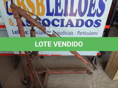 LOTE 340 - 01 GIRAFINHA. (NO ESTADO) ATENÇÃO! FAZER A VISITAÇÃO ANTES DE ARREMATAR, NÃO SABEMOS SE FUNCIONA, LEILÃO NÃO TEM GARANTIA E NEM DEVOLUÇÃO, SUJEITO A POSSÍVEIS AVARIAS VISÍVEIS/OCULTAS E/OU AUSÊNCIA DE COMPONENTES.