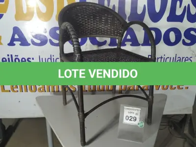 LOTE 029 - 01 CADEIRA DE JARDIM. (NO ESTADO EM QUE SE ENCONTRA. SUJEITO A AVARIAS OCULTAS/VISÍVEIS.) BF8488S