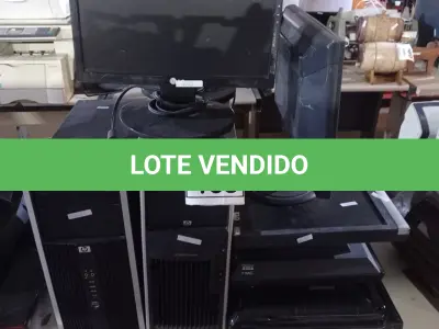 LOTE 138 - 08 MONITORES DE MARCAS E MODELOS DIVERSOS, 02 CPUS MARCA HP E 01 TECLADO DE PC. (NO ESTADO) ATENÇÃO! FAZER A VISITAÇÃO ANTES DE ARREMATAR, NÃO SABEMOS SE FUNCIONA, LEILÃO NÃO TEM GARANTIA E NEM DEVOLUÇÃO, SUJEITO A POSSÍVEIS AVARIAS VISÍVEIS/OCULTAS E/OU AUSÊNCIA DE COMPONENTES.