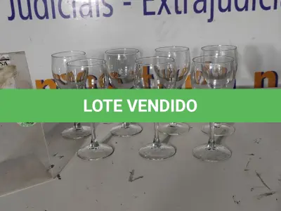 LOTE 220 - 07 TAÇAS EM VIDRO . (NO ESTADO EM QUE SE ENCONTRA. SUJEITO A AVARIAS OCULTAS/VISÍVEIS.)